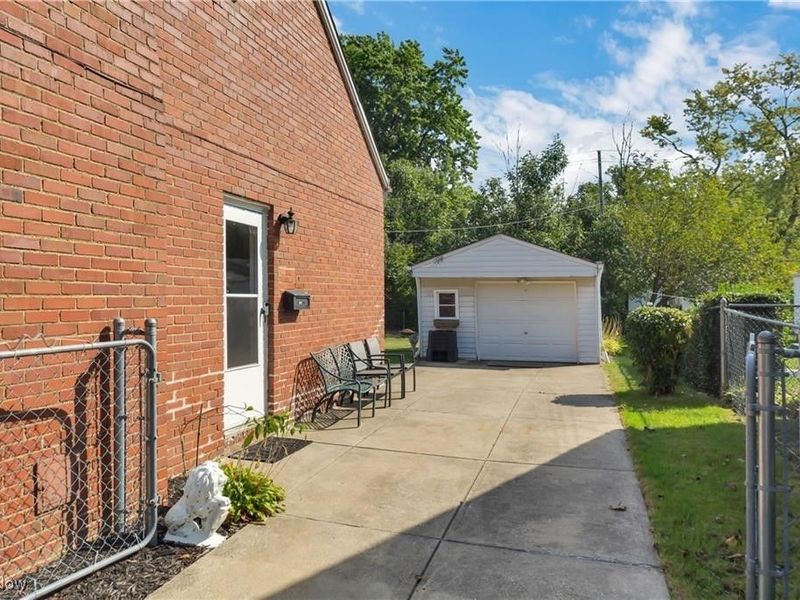 1763 Temple Avenue, Mayfield Heights, OH 44124 Photo 3