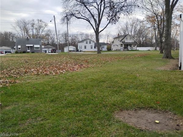 950 W River Road, Elyria, OH 44035