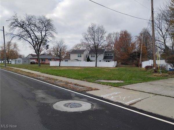 950 W River Road, Elyria, OH 44035