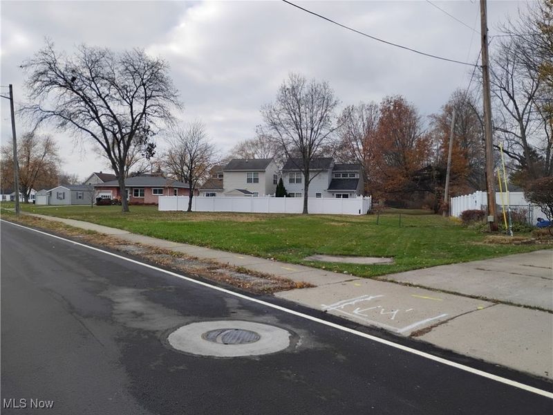 950 W River Road, Elyria, OH 44035 Photo 1