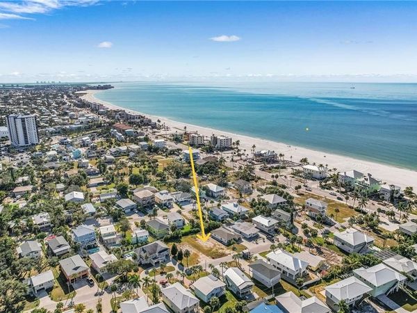 140 Hercules DR, FORT MYERS BEACH, FL 33931