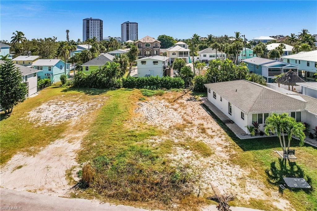 140 Hercules Dr, Fort Myers Beach, FL 33931 Photo