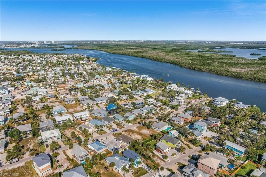 140 Hercules Dr, Fort Myers Beach, FL 33931 Photo