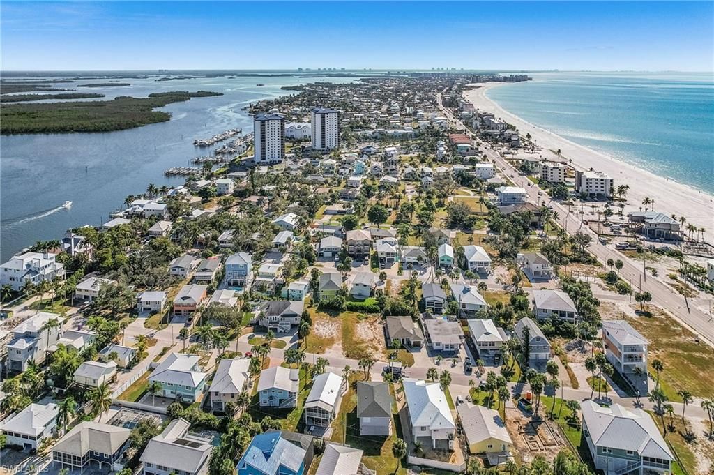 140 Hercules Dr, Fort Myers Beach, FL 33931 Photo
