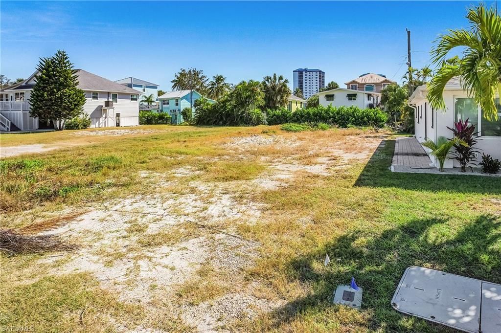 140 Hercules Dr, Fort Myers Beach, FL 33931 Photo