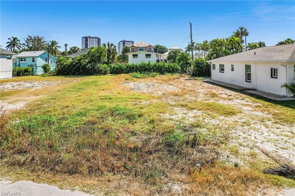 140 Hercules Dr, Fort Myers Beach, FL 33931 Photo