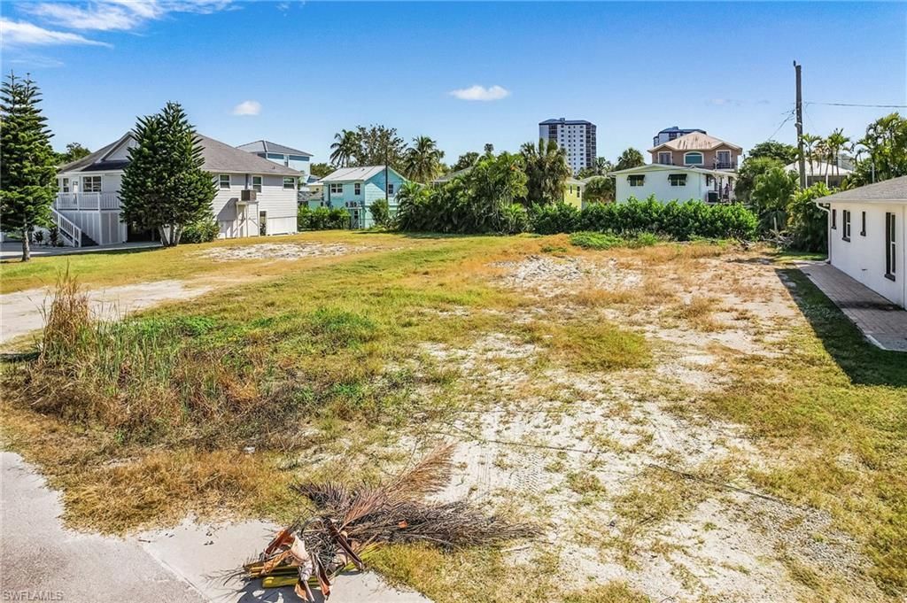 140 Hercules Dr, Fort Myers Beach, FL 33931 Photo