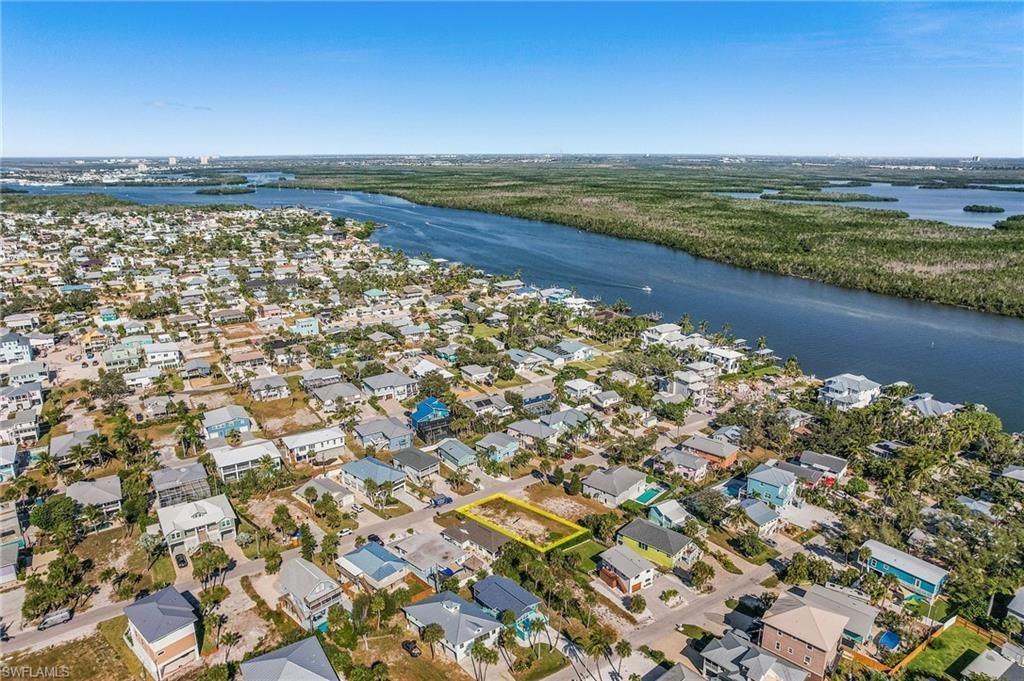 140 Hercules Dr, Fort Myers Beach, FL 33931 Photo