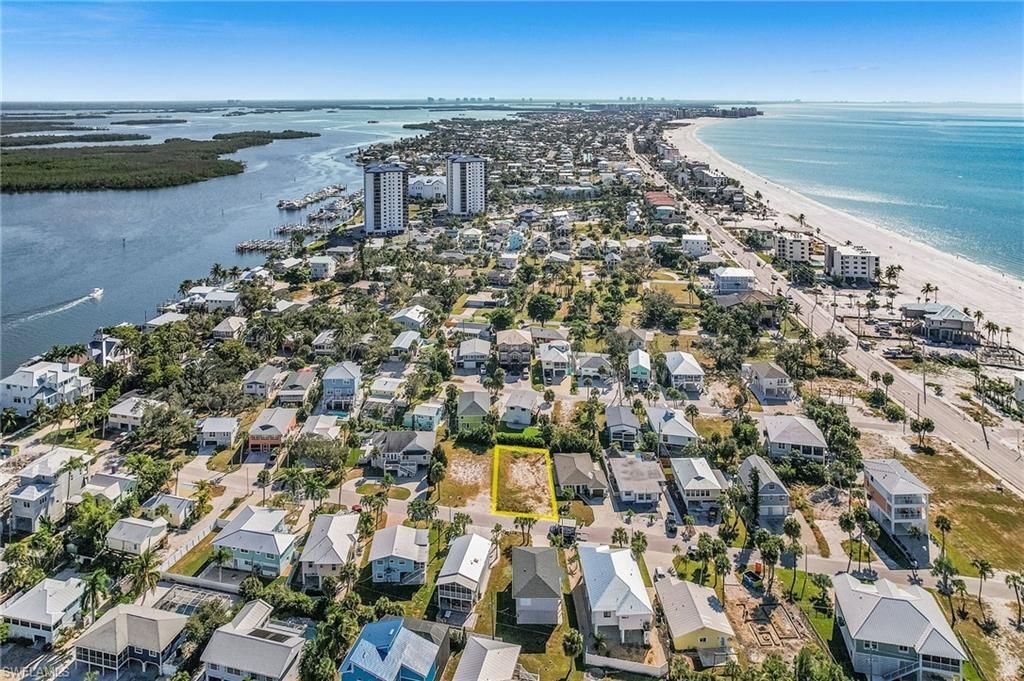 140 Hercules Dr, Fort Myers Beach, FL 33931 Photo