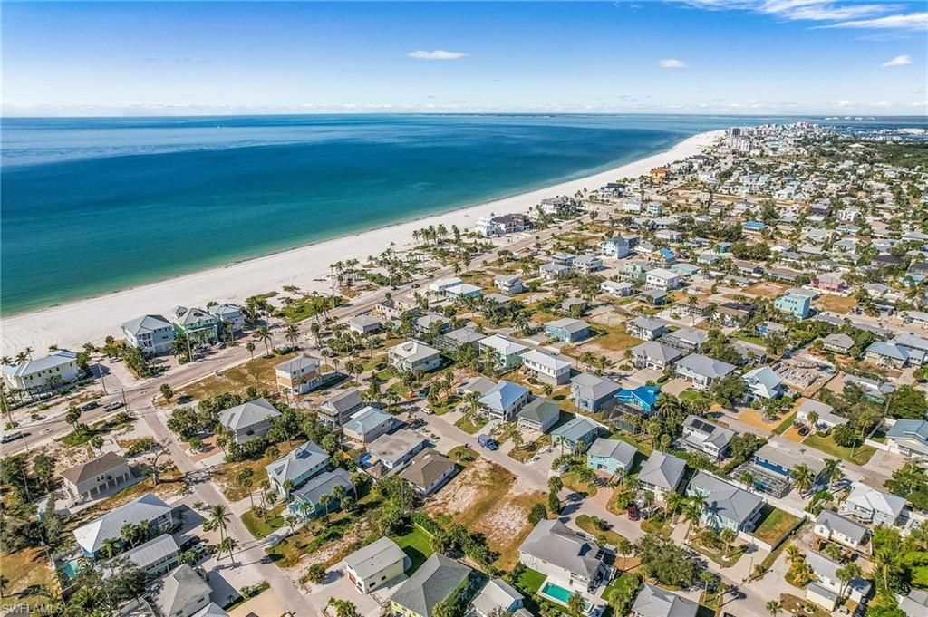140 Hercules Dr, Fort Myers Beach, FL 33931 Photo