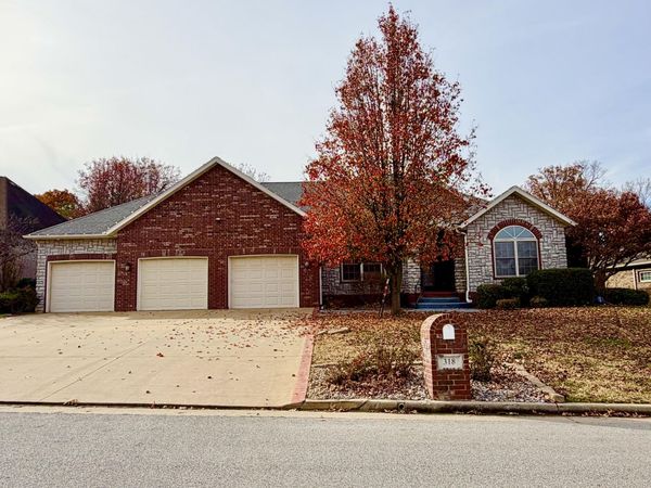 318 Fox Fire Court, Joplin, MO 64801