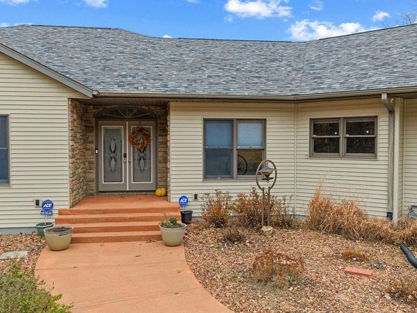 S4362 Fox Hill Circle, Baraboo, WI 53913