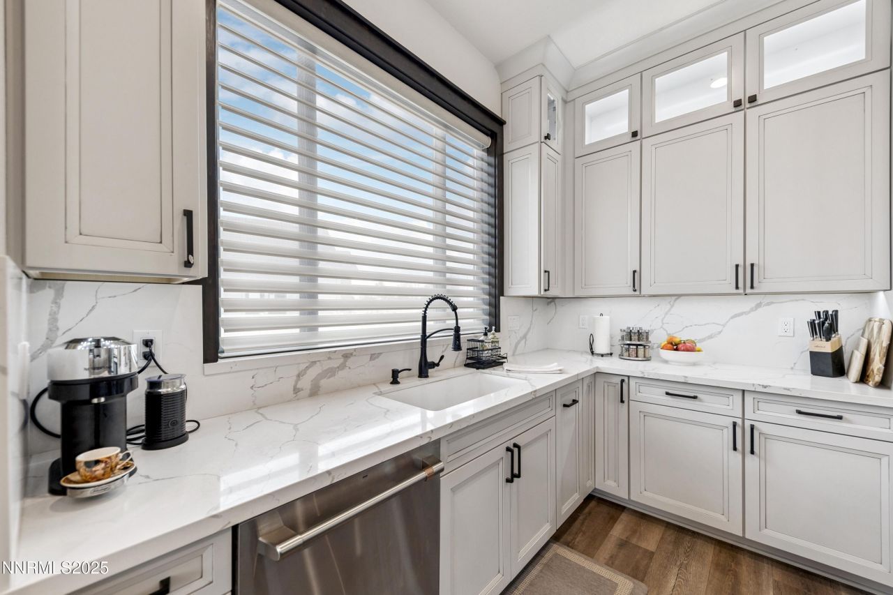 912 Holstein Court, Gardnerville, NV 89460 Photo