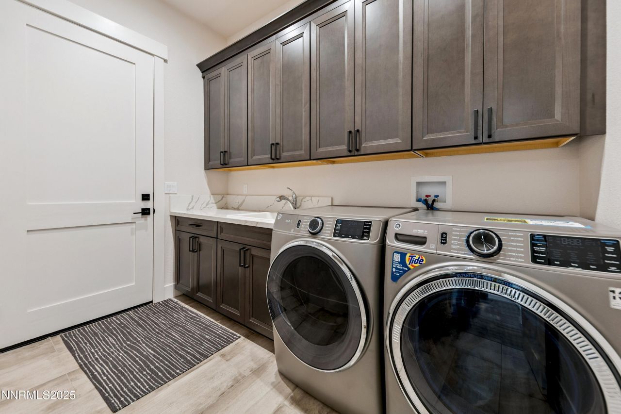 912 Holstein Court, Gardnerville, NV 89460 Photo