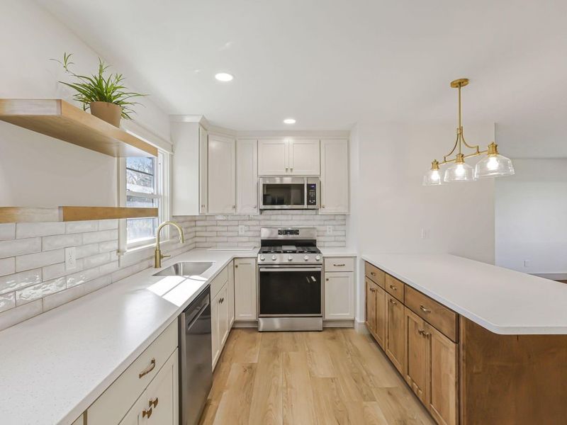 944 Fieldson Drive, Heath, OH 43056 Photo 9