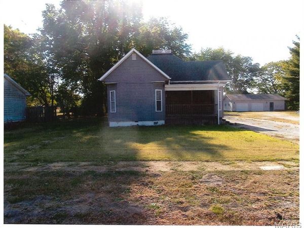 425 N Pine Street, Irving, IL 62051