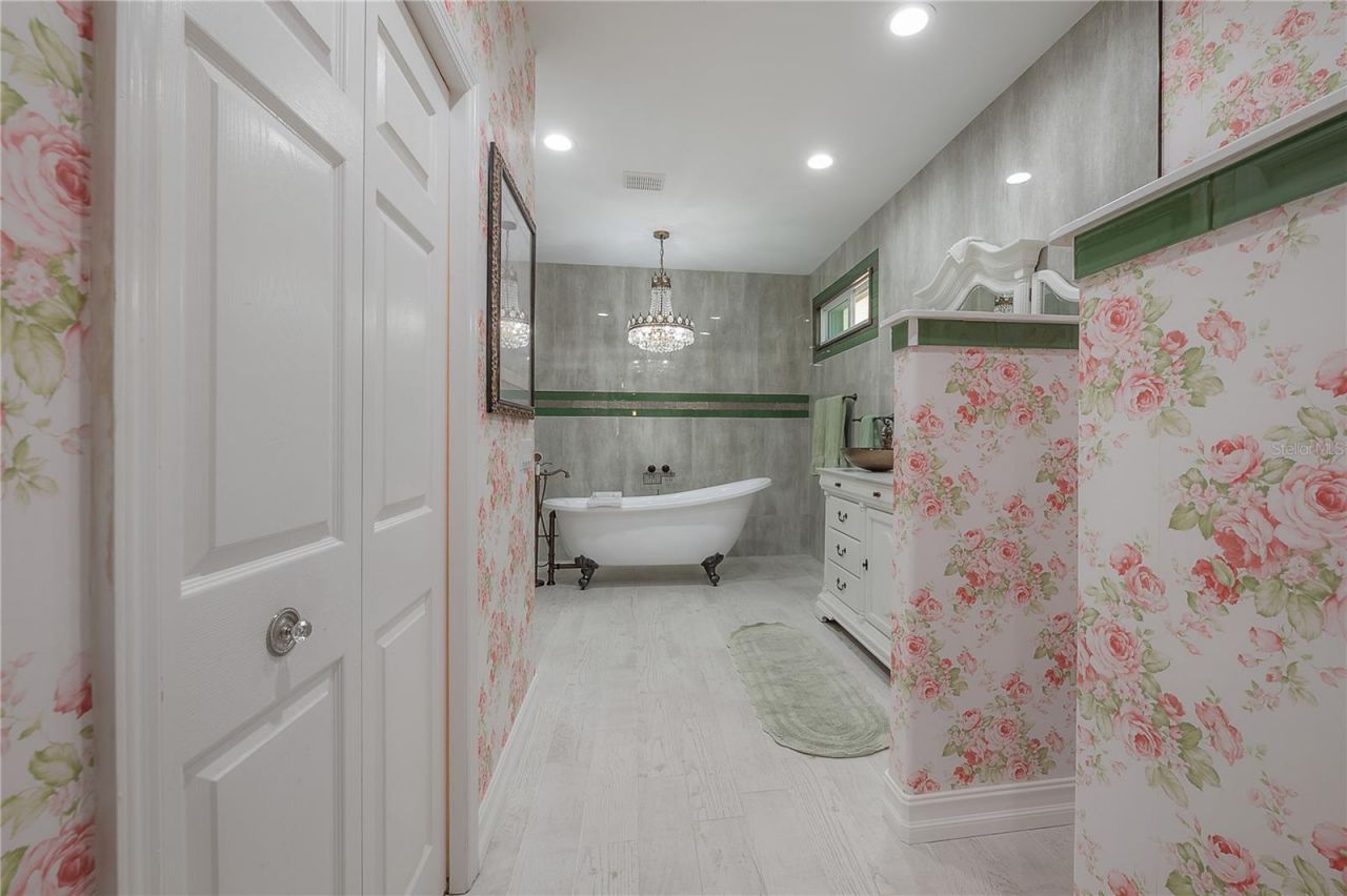 12108 Riverhills Drive, Temple Terrace, FL 33617 Photo