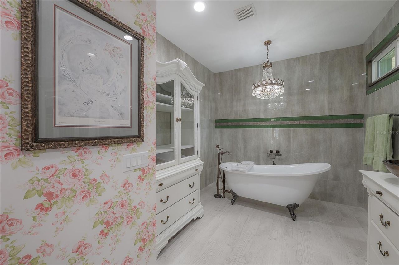 12108 Riverhills Drive, Temple Terrace, FL 33617 Photo