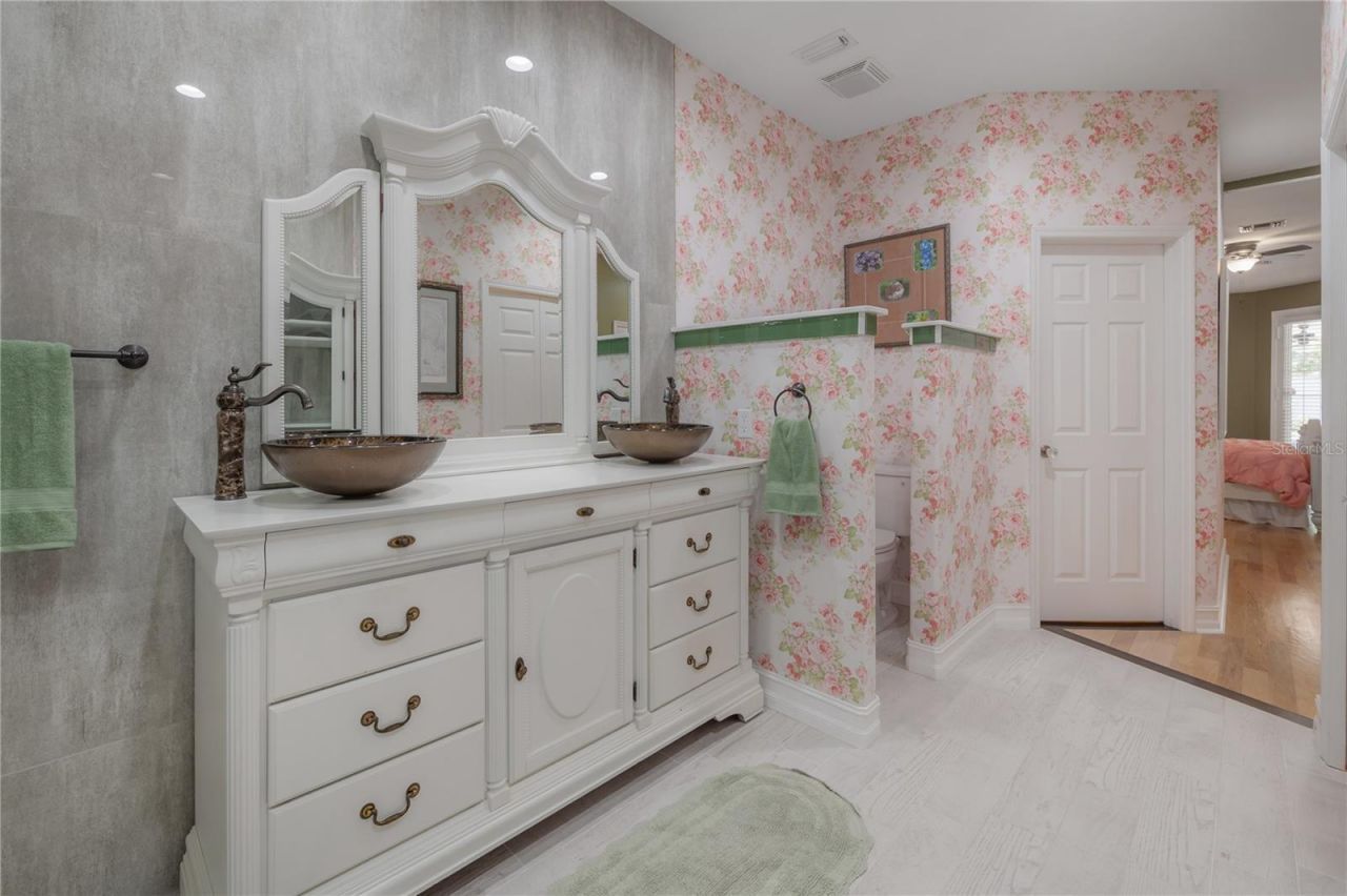 12108 Riverhills Drive, Temple Terrace, FL 33617 Photo