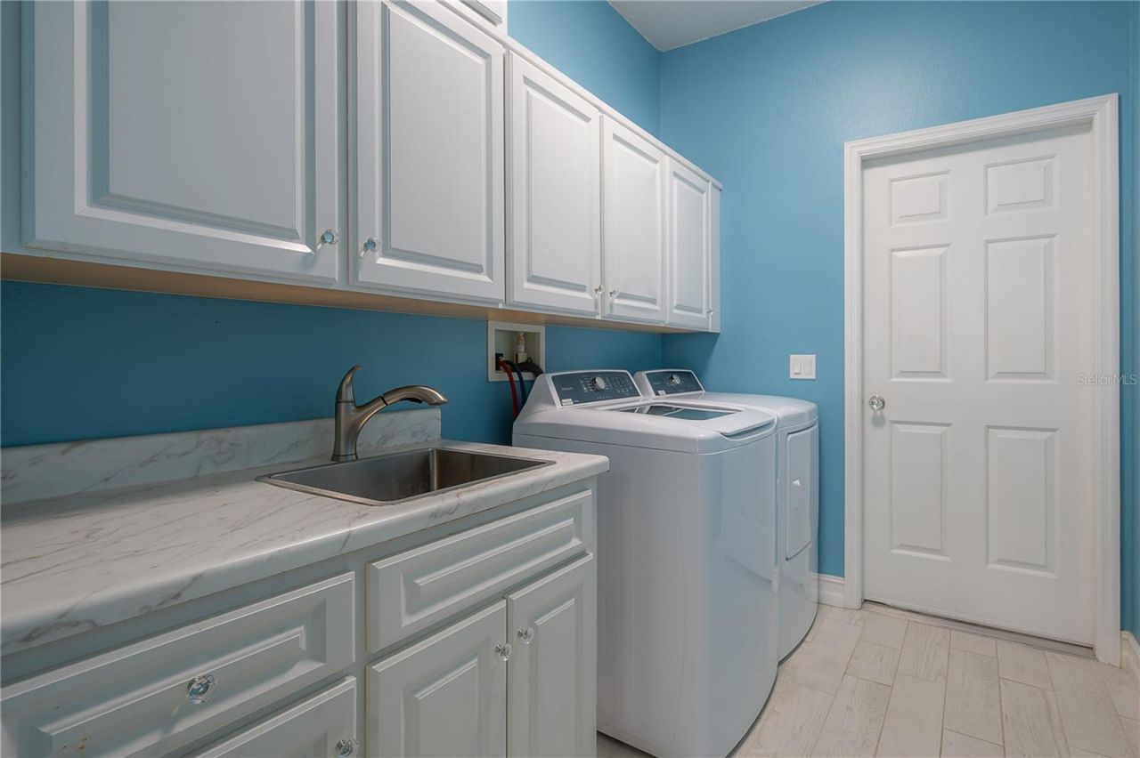 12108 Riverhills Drive, Temple Terrace, FL 33617 Photo