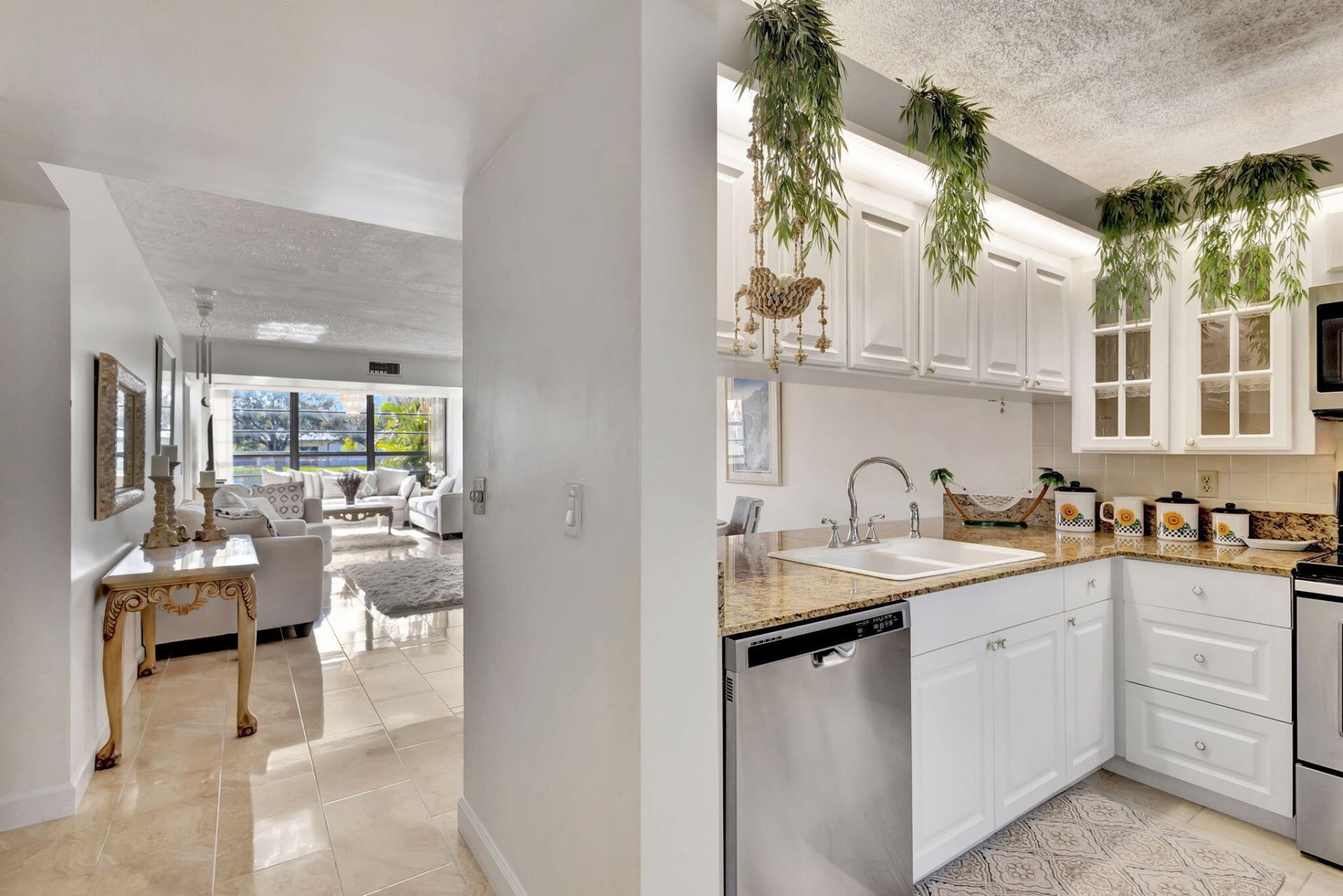 3630 Whitehall Drive, Unit 105, West Palm Beach, FL 33401 Photo