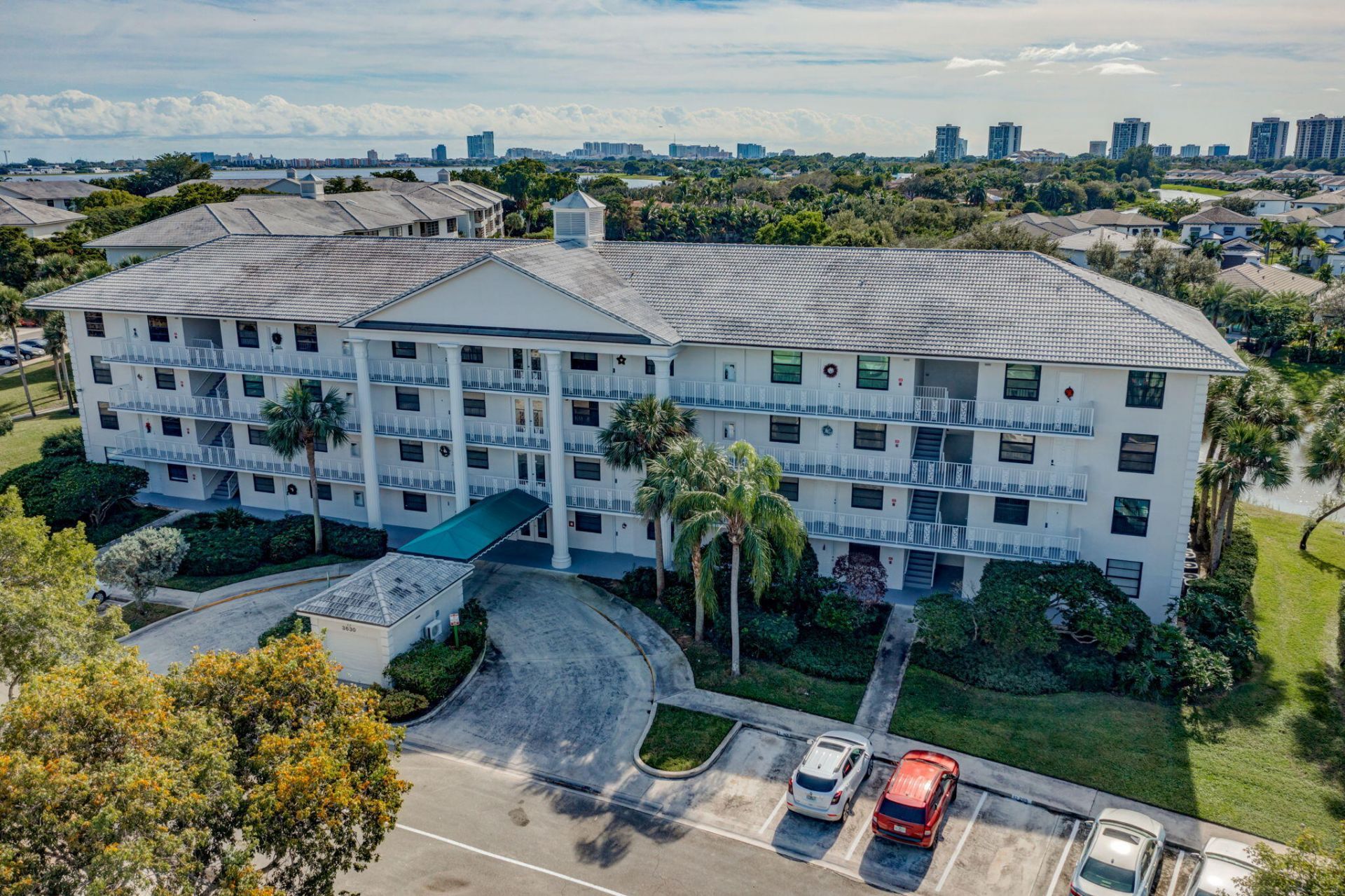 3630 Whitehall Drive, Unit 105, West Palm Beach, FL 33401 Photo