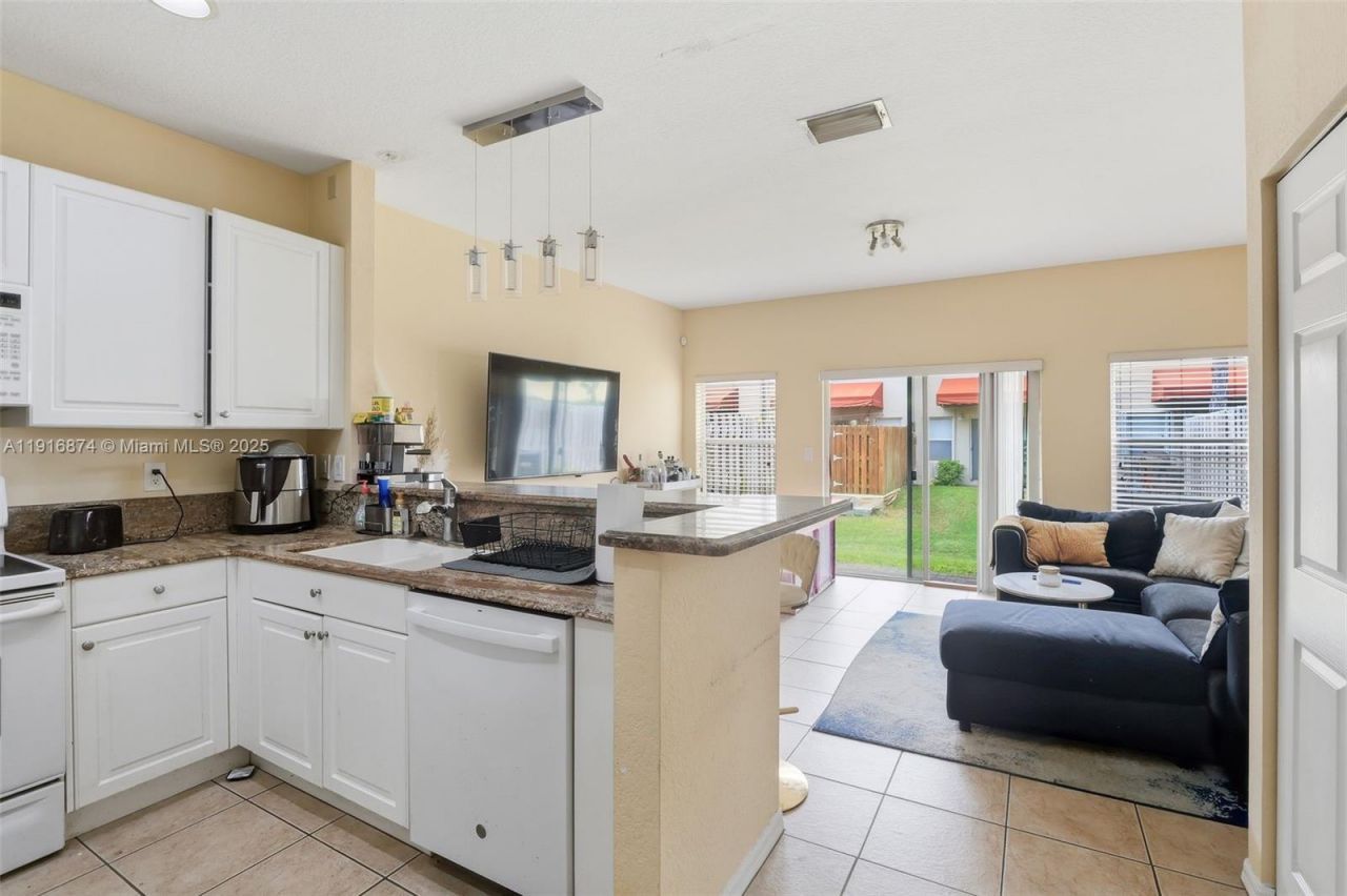 2971 NW 33rd Way, Lauderdale Lakes, FL 33311 Photo