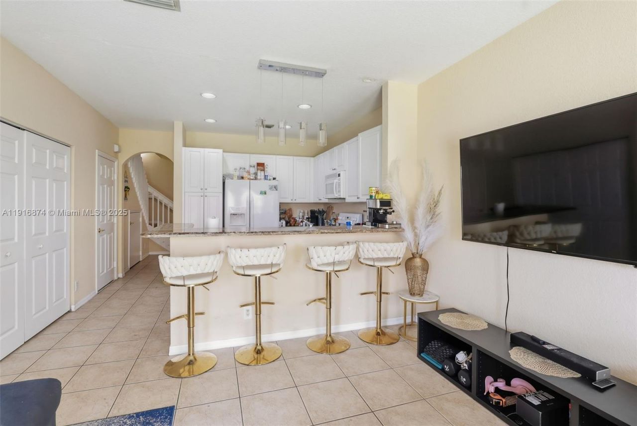 2971 NW 33rd Way, Lauderdale Lakes, FL 33311 Photo