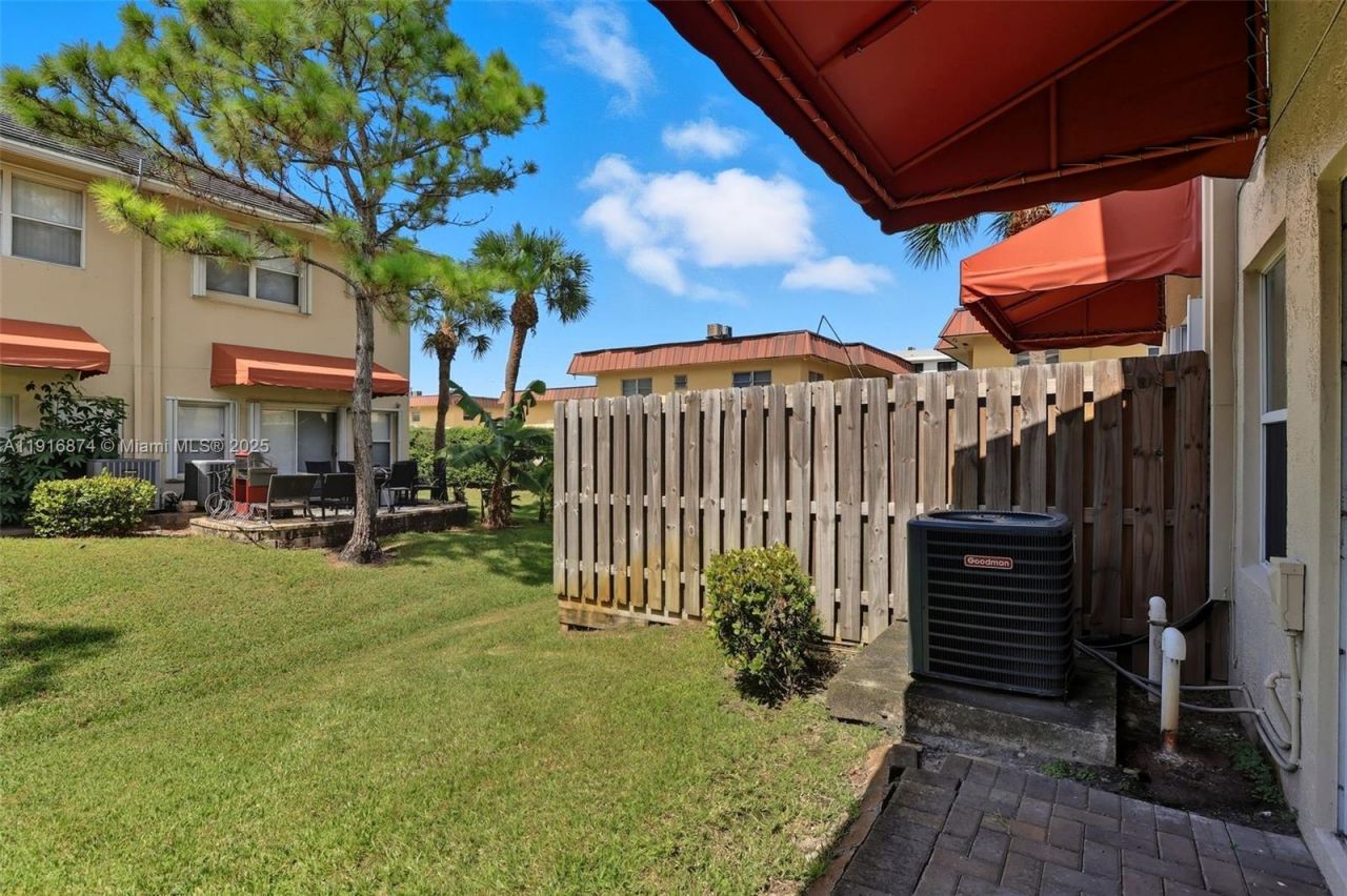 2971 NW 33rd Way, Lauderdale Lakes, FL 33311 Photo