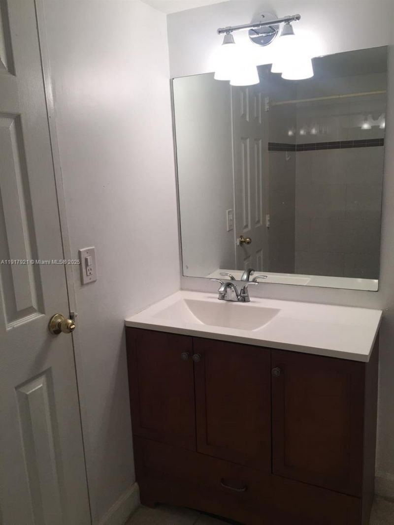 4240 NW 79th Ave, Unit 1C, Doral, FL 33166 Photo