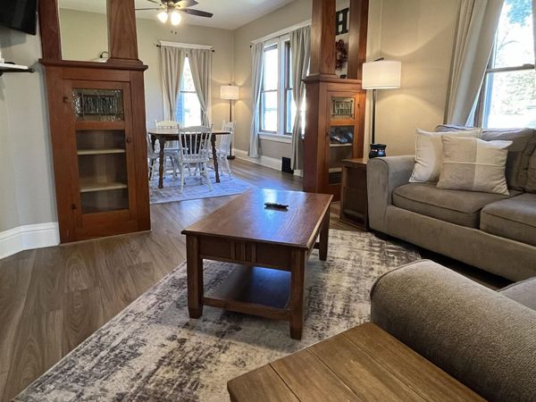 601 W Robins St , Graettinger, IA 51342