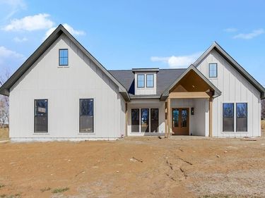 5357 Choctaw Lane, McLouth, KS 66054