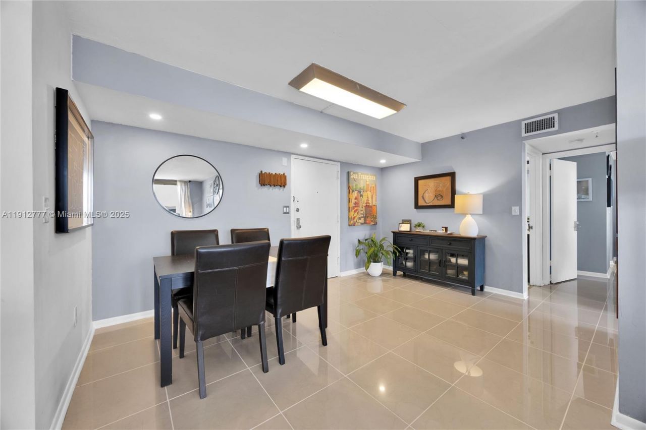 911 E Ponce De Leon Blvd, Unit 1503, Coral Gables, FL 33134 Photo