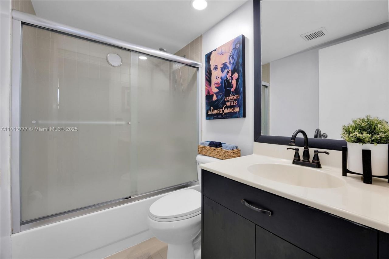 911 E Ponce De Leon Blvd, Unit 1503, Coral Gables, FL 33134 Photo