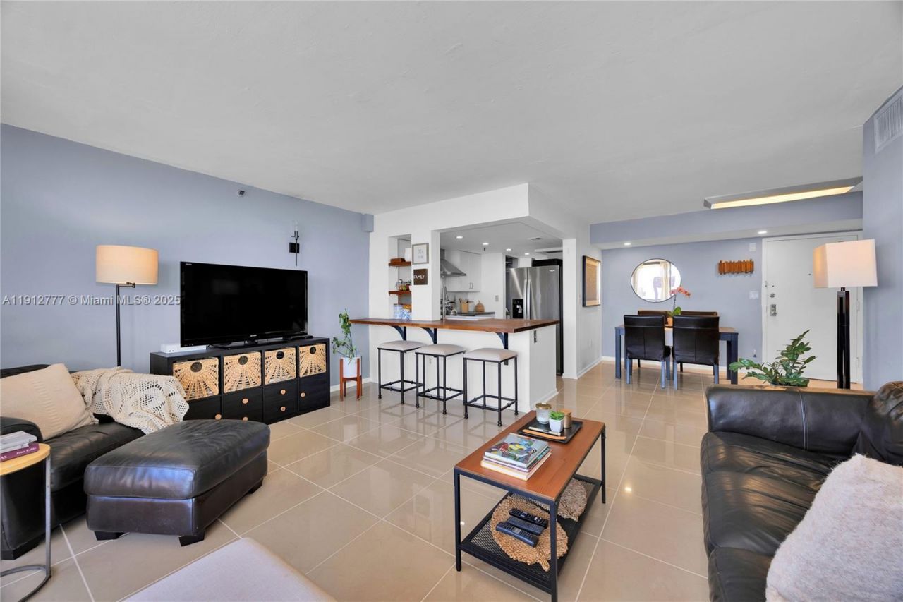 911 E Ponce De Leon Blvd, Unit 1503, Coral Gables, FL 33134 Photo