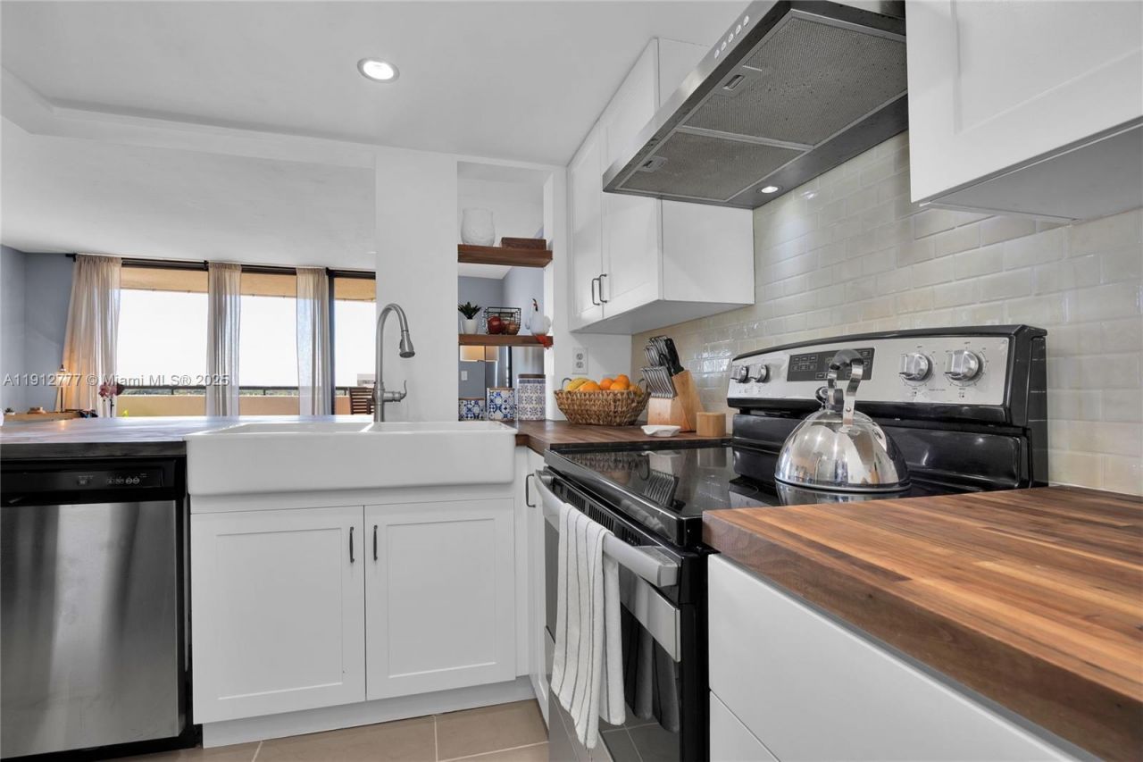 911 E Ponce De Leon Blvd, Unit 1503, Coral Gables, FL 33134 Photo