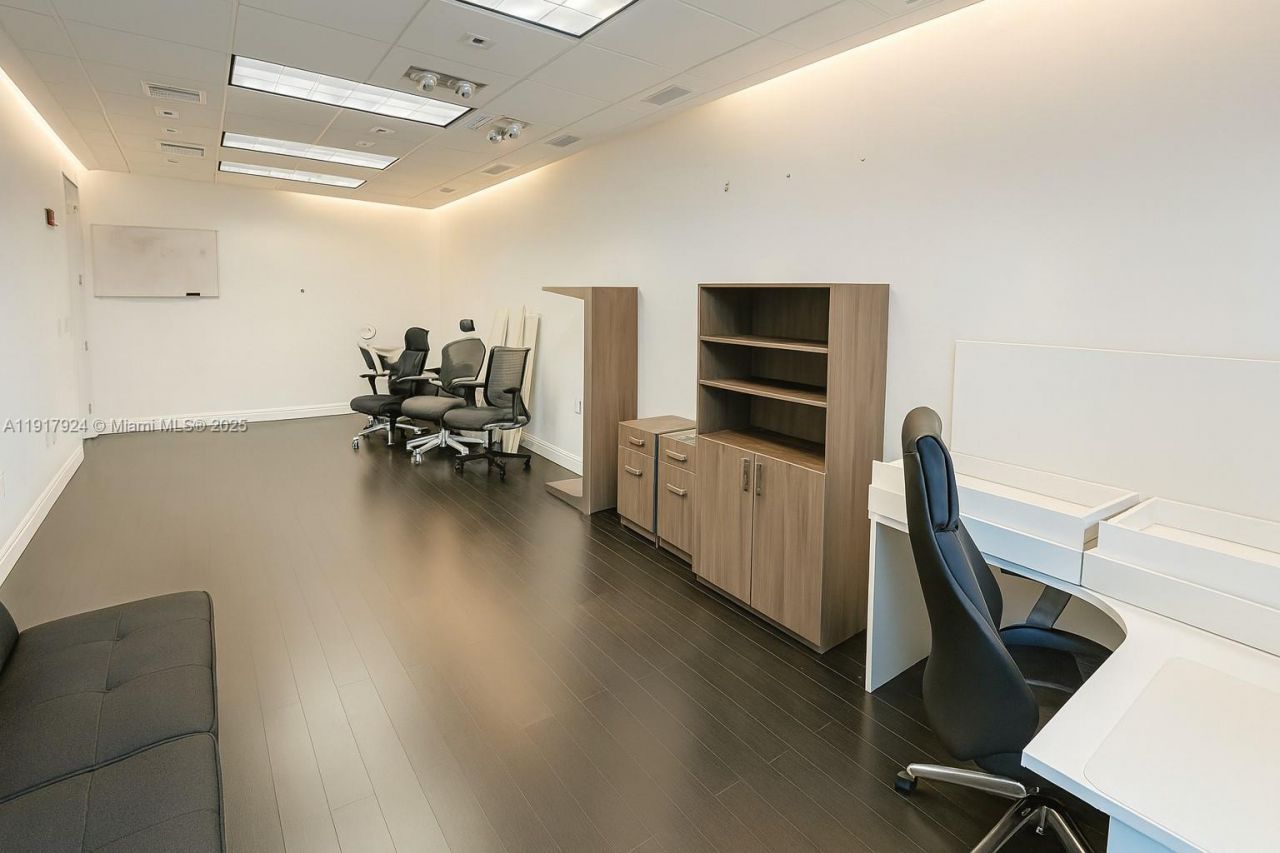 1000 5th St, Unit 303, Miami Beach, FL 33139 Photo