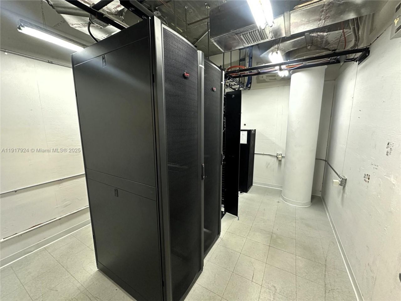 1000 5th St, Unit 303, Miami Beach, FL 33139 Photo