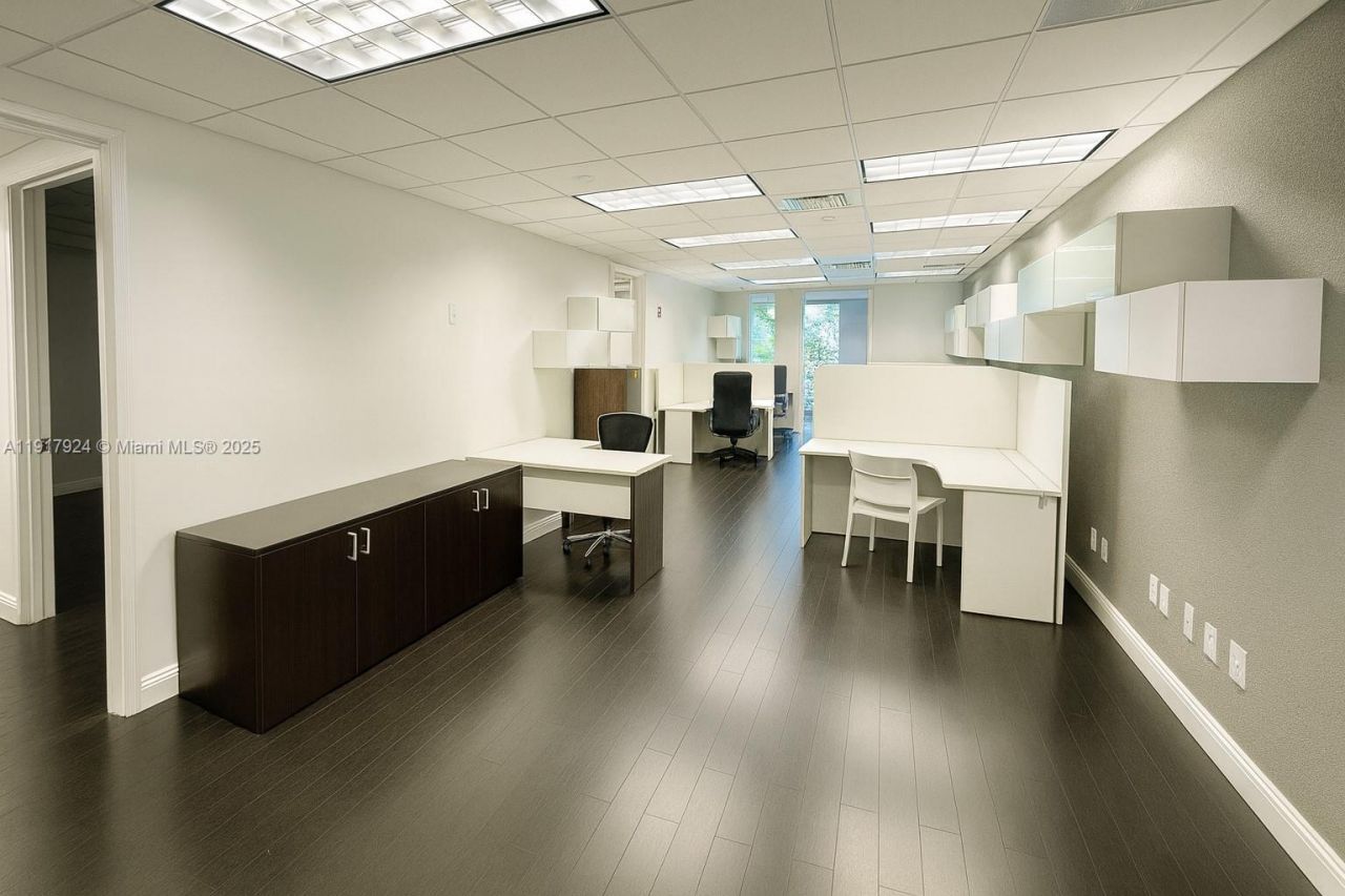 1000 5th St, Unit 303, Miami Beach, FL 33139 Photo