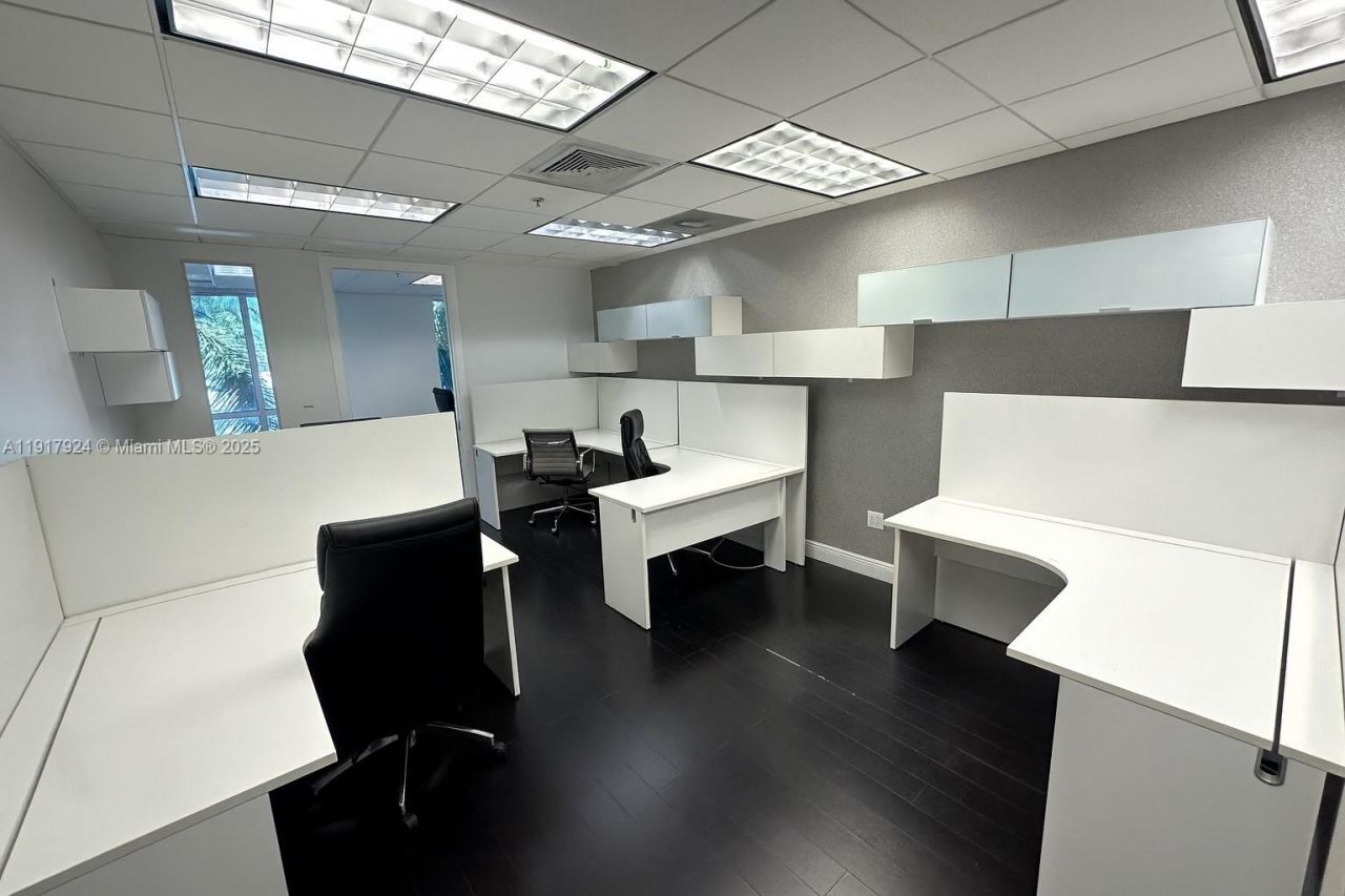 1000 5th St, Unit 303, Miami Beach, FL 33139 Photo