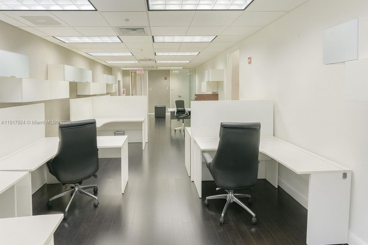 1000 5th St, Unit 303, Miami Beach, FL 33139 Photo