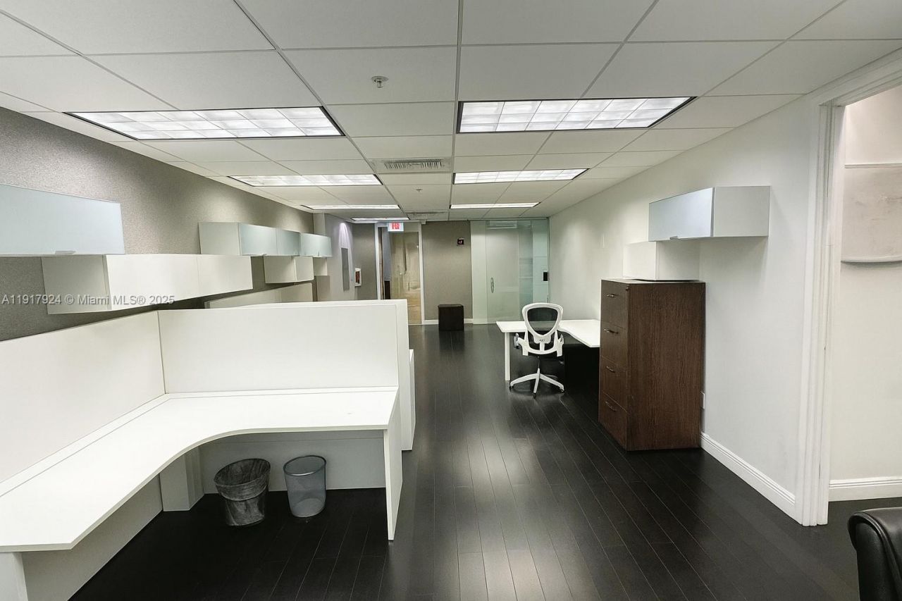 1000 5th St, Unit 303, Miami Beach, FL 33139 Photo