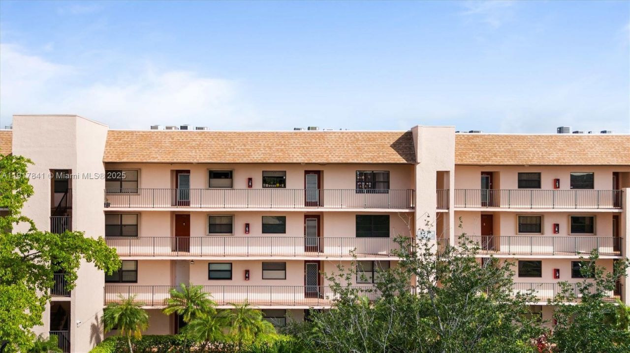 10207 Sunrise Lakes Blvd, Unit 203, Sunrise, FL 33322 Photo