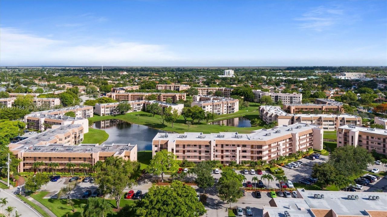 10207 Sunrise Lakes Blvd, Unit 203, Sunrise, FL 33322 Photo