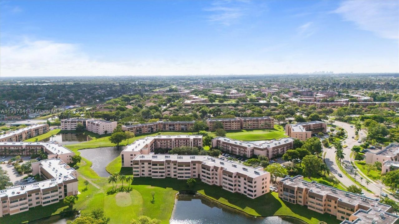 10207 Sunrise Lakes Blvd, Unit 203, Sunrise, FL 33322 Photo