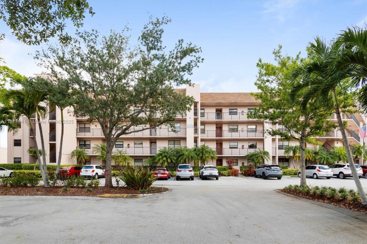 10207 Sunrise Lakes Blvd, Unit 203, Sunrise, FL 33322 Photo