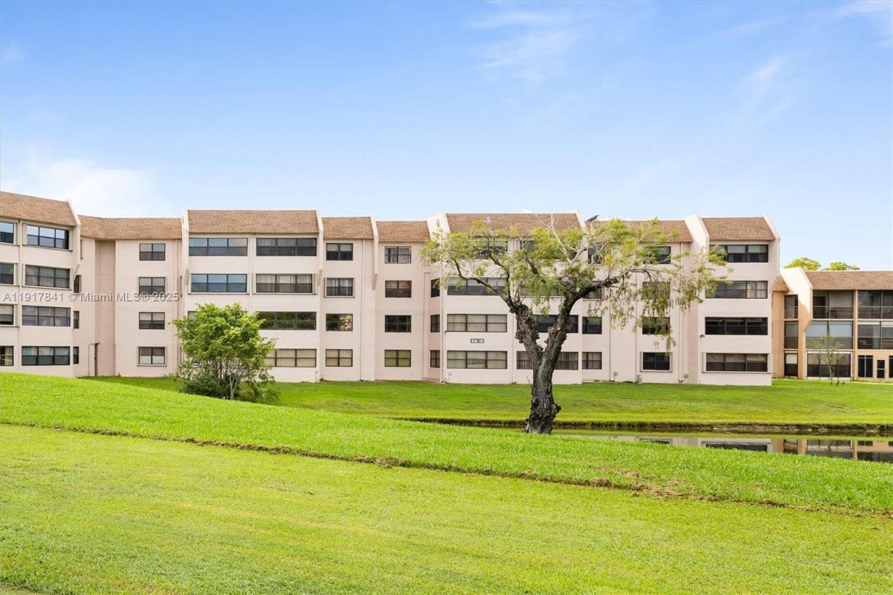 10207 Sunrise Lakes Blvd, Unit 203, Sunrise, FL 33322 Photo