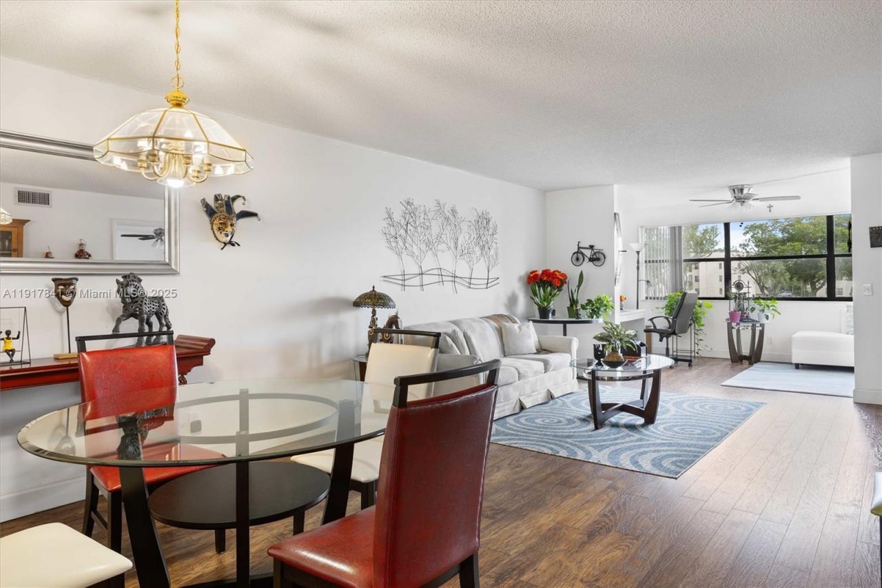 10207 Sunrise Lakes Blvd, Unit 203, Sunrise, FL 33322 Photo