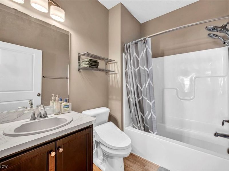 130 W Spring Drive, Elyria, OH 44035 Photo 18