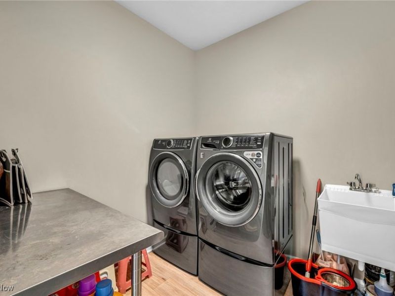 130 W Spring Drive, Elyria, OH 44035 Photo 23